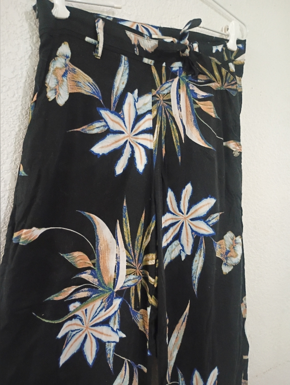 Roxy Waterfall Light Culottes - Picture 8 of 9
